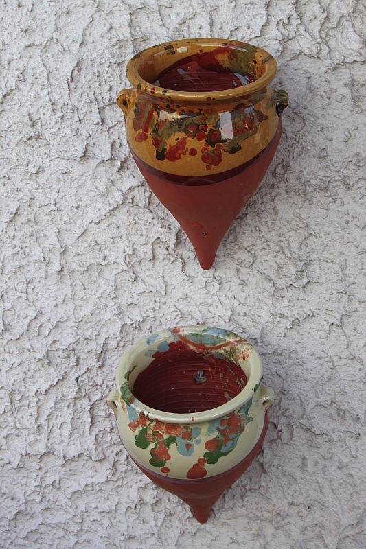 Blumentöpfe aus spanischer Keramik